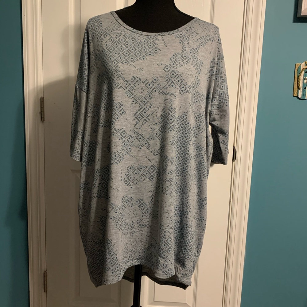 Lularoe Irma size medium high low tunic